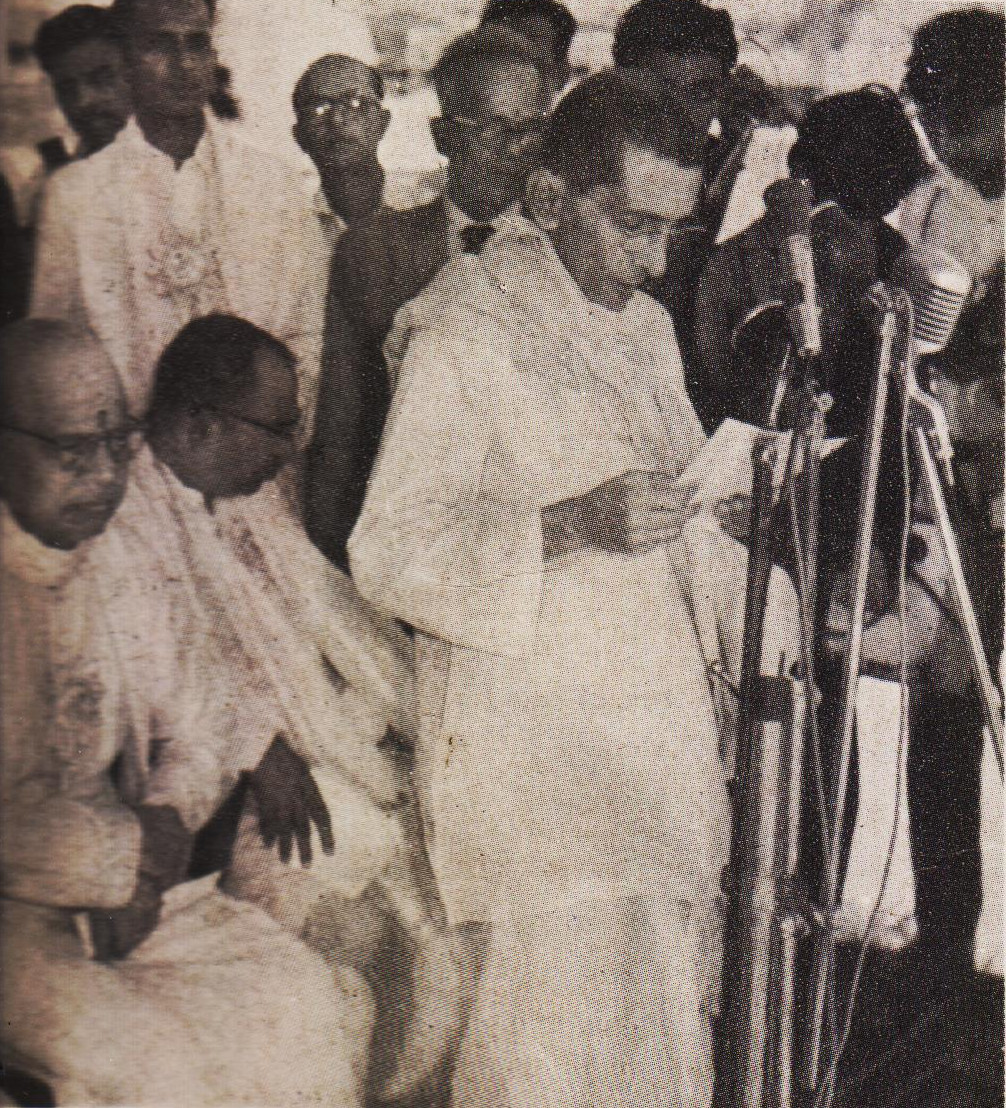 Shrimat Swami Vireswarananda giving his benedictory speech.